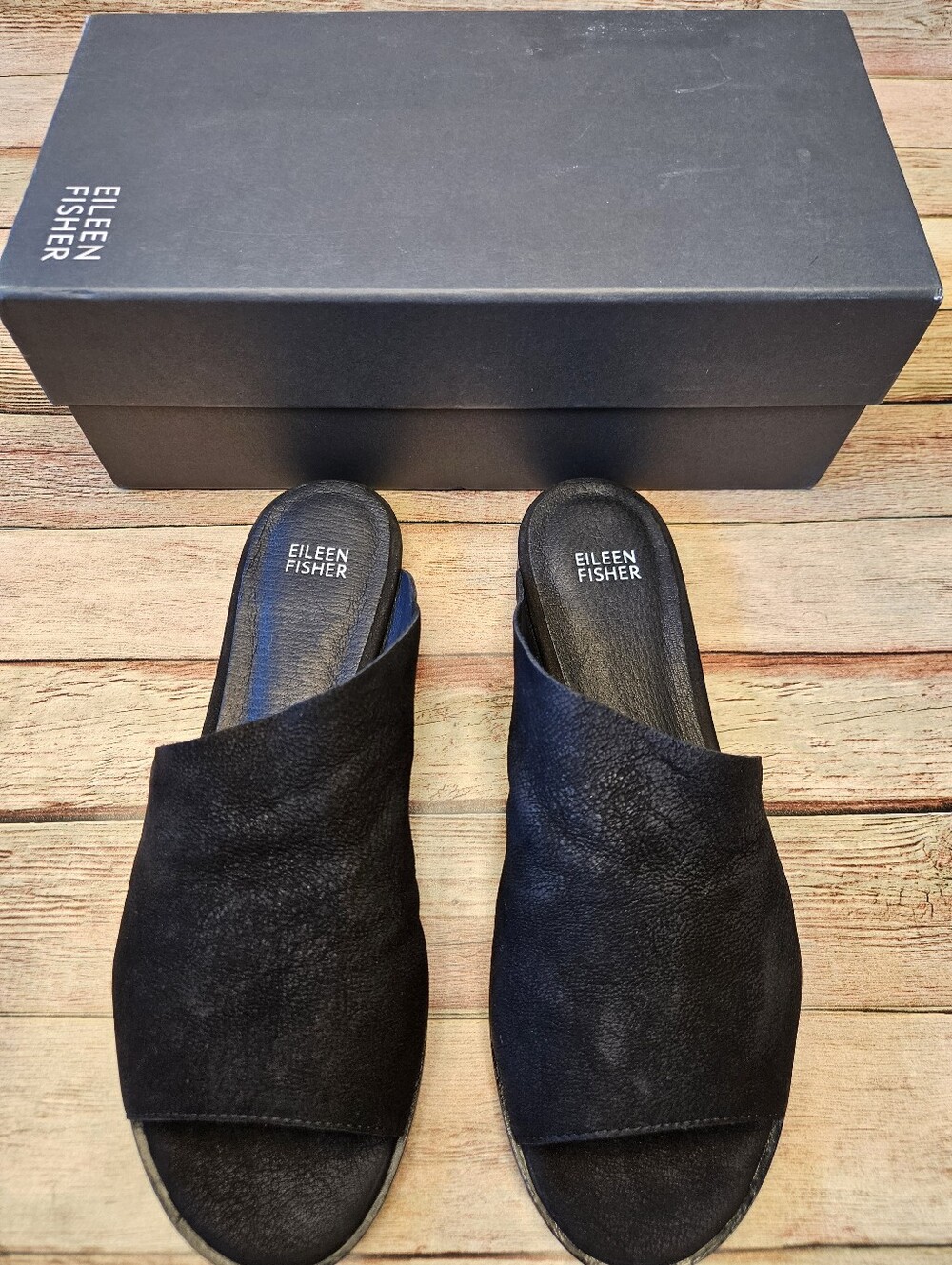 Eileen Fisher tumbled leather open-toe mules. Size 9 - Picture 7 of 7